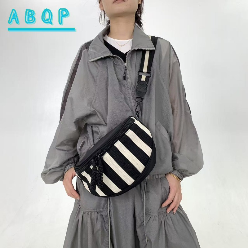 New Women's Crossbody Bag Luxu - Streetwear Brand Bag recension och pris